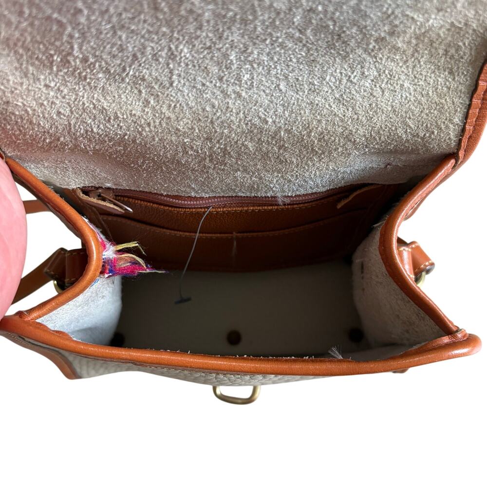 Vintage Dooney & Bourke All Weather Leather Essex Pebbled Cream Crossbody Purse - Picture 5 of 8